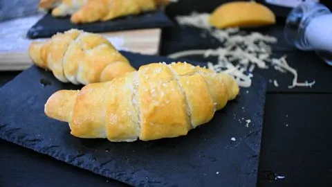 Cheese-stuffed-crescent-roll-13-SunCakeMom