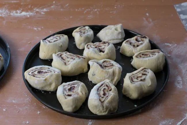 Sweet-rolls-with-chocolate-Process-4-SunCakeMom