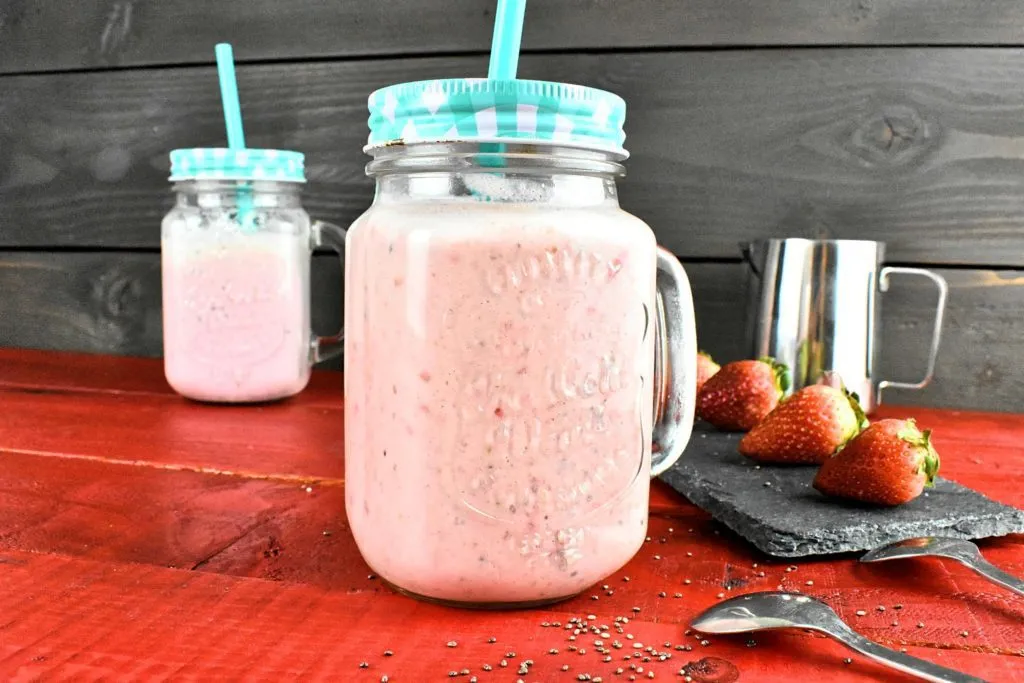 Strawberry-smoothie-3-SunCakeMom