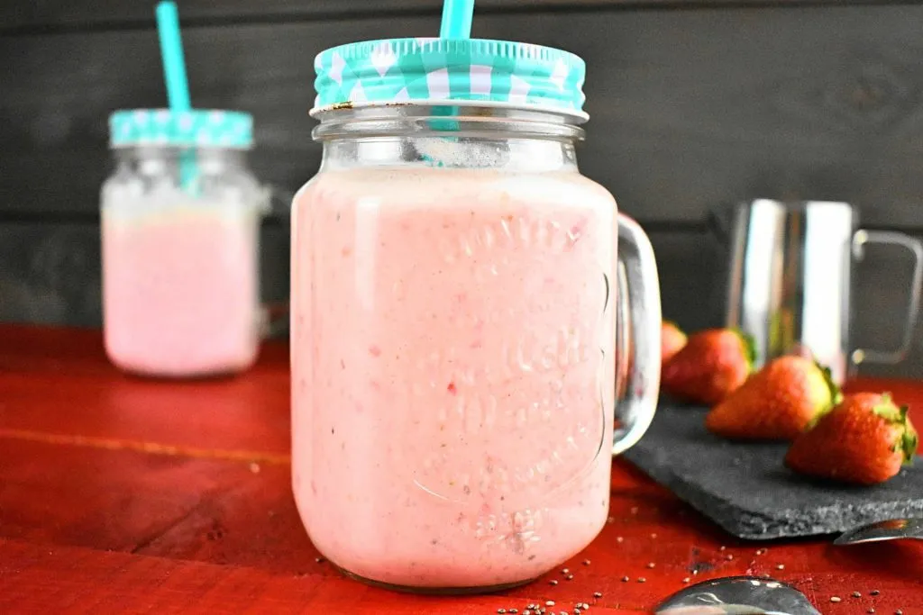 Strawberry-smoothie-4-SunCakeMom