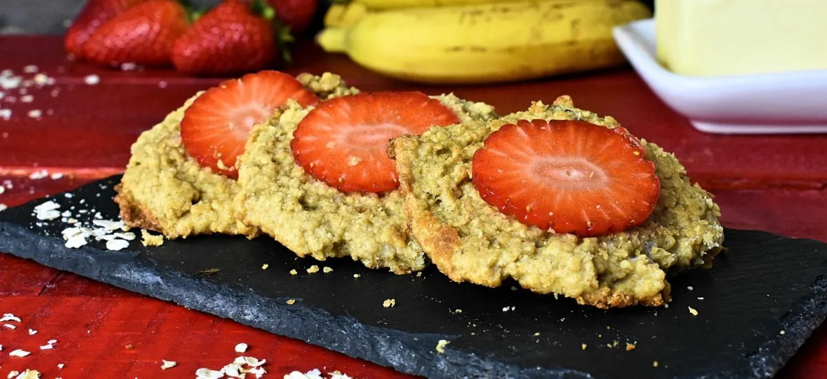 Healthy-oatmeal-cookies-recipe-strawberry-4-SunCakeMom