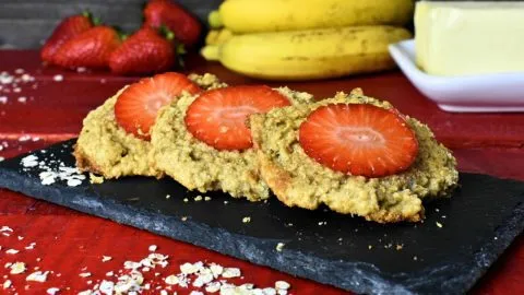 Healthy-oatmeal-cookies-recipe-strawberry-4-SunCakeMom