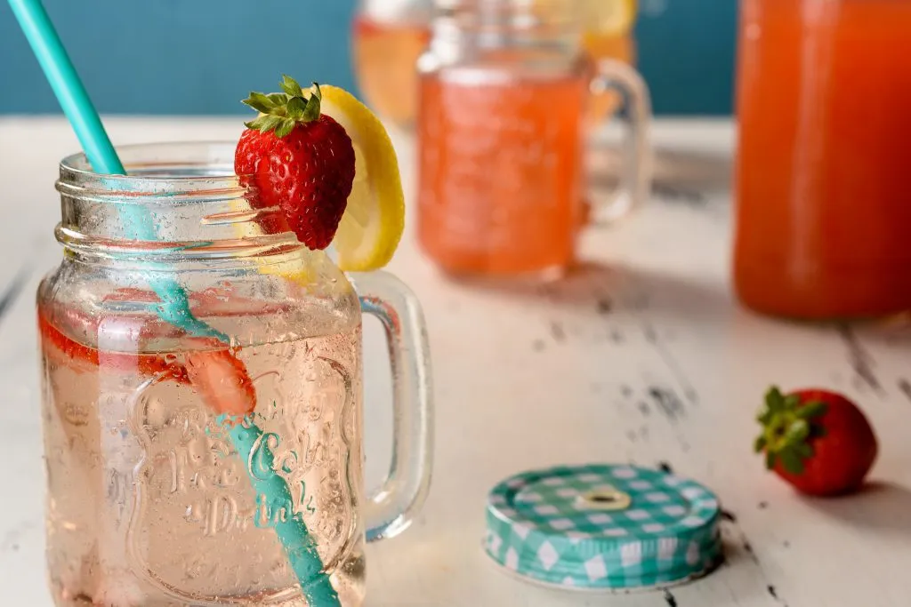 Strawberry lemonade recipe - SunCakeMom