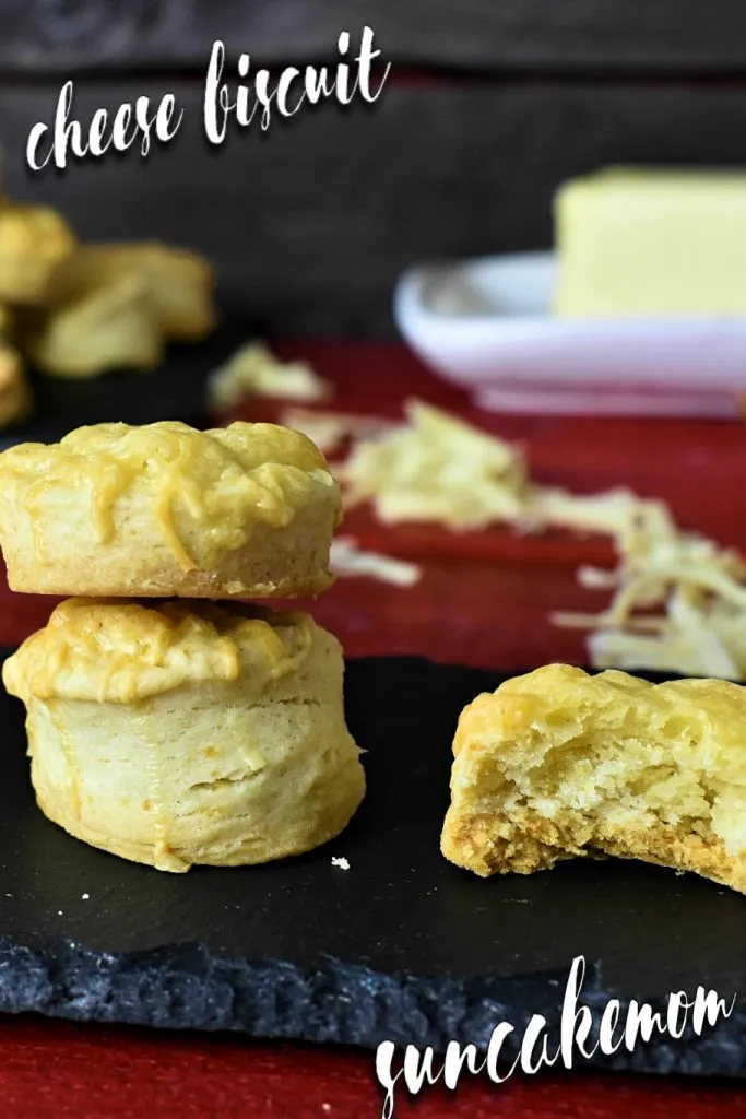 Easy-cheese-biscuit-recipe-Pinterest-SunCakeMom