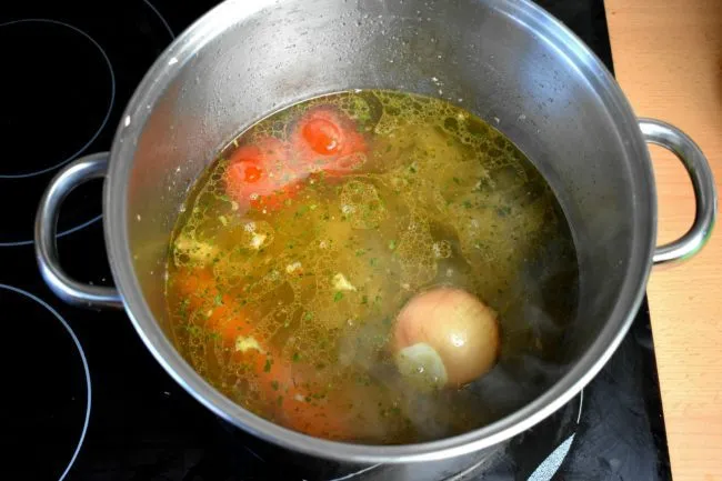 Bone-broth-recipe-process-5-SunCakeMom