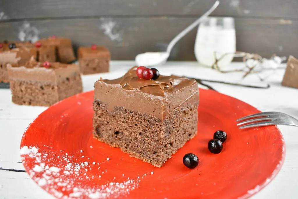 Sour-cream-chocolate-cake-2-SunCakeMom