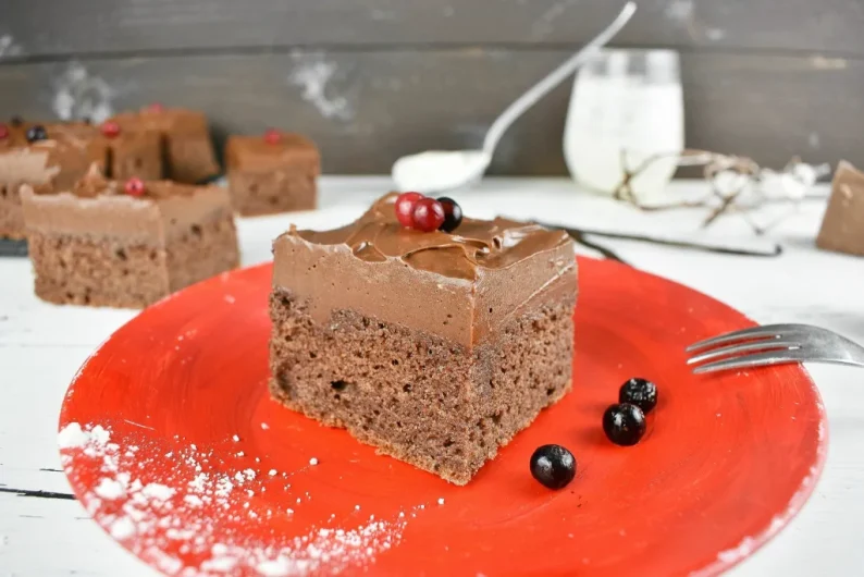 Sour-cream-chocolate-cake-2-SunCakeMom