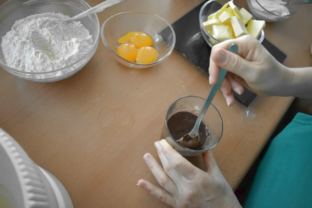 Sour-cream-chocolate-cake-process-4-SunCakeMom