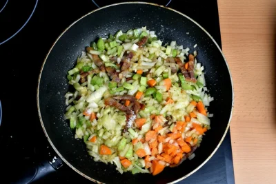 Bolognese-sauce-recipe-process-4-SunCakeMom