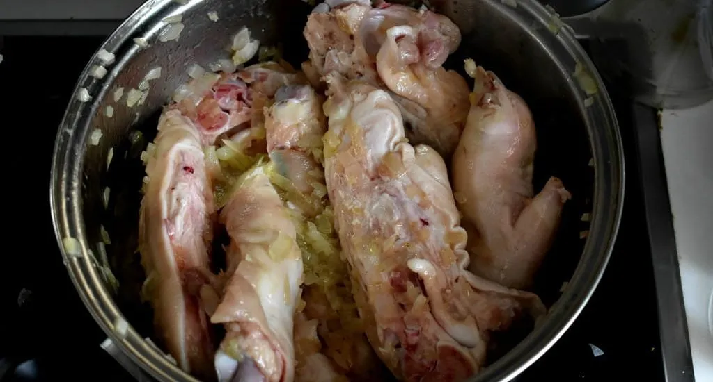 Pigs-feet-recipe-Pig-trotters-recipe-process-2-SunCakeMom