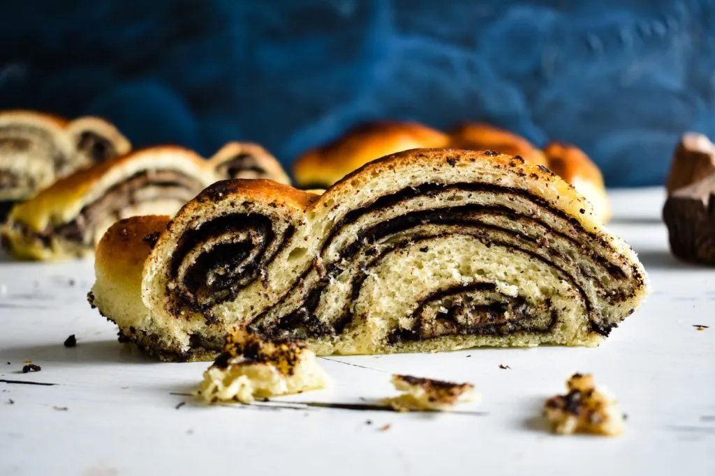 Braided-bread-recipe-with-chocolate-filling-3-SunCakeMom