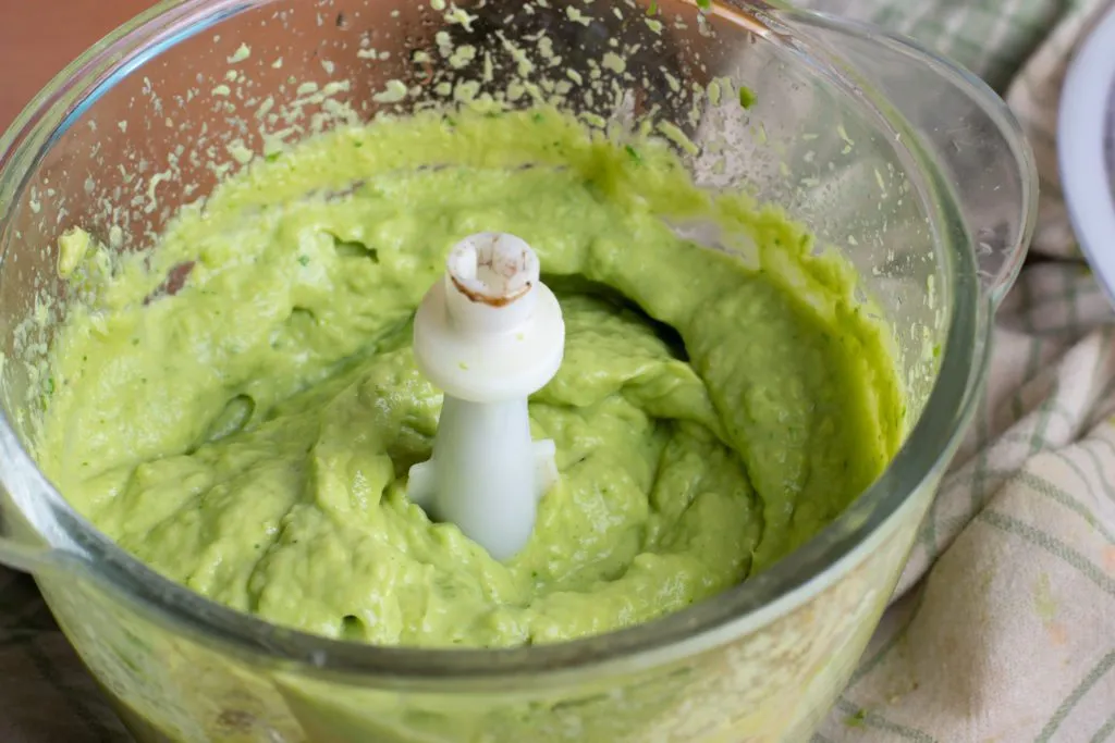 Easy-guacamole-recipe-Process-2-SunCakeMom