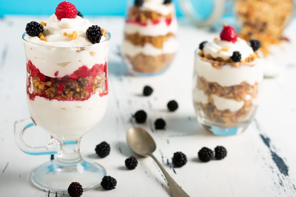 Yogurt-parfait-recipe-1-SunCakeMom