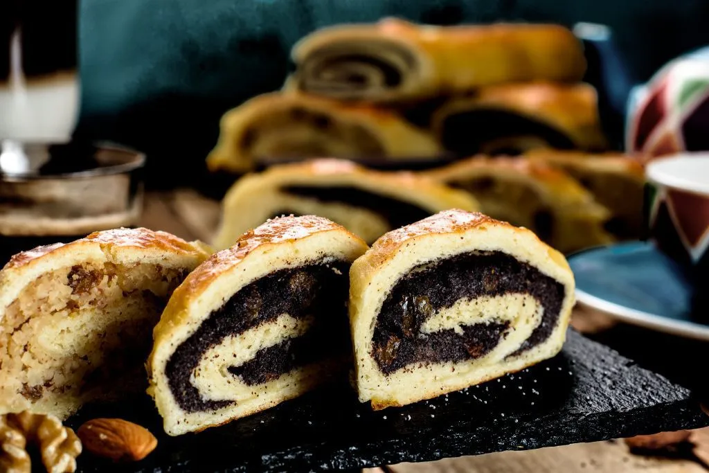 Nut roll - poppy seed roll - SunCakeMom