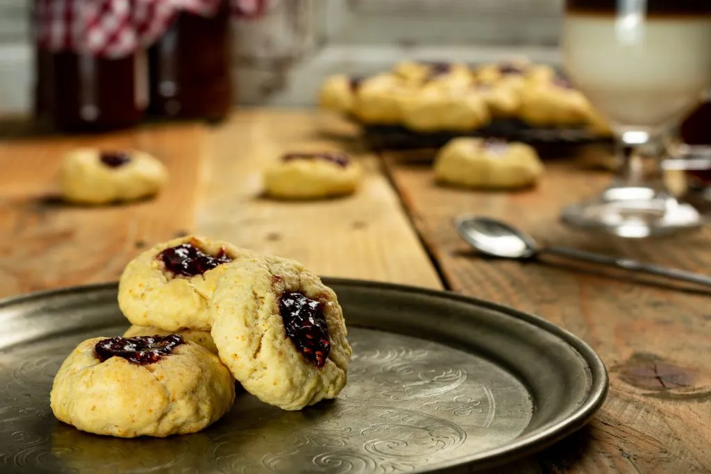 Jammie-dodgers-recipe-2-SunCakeMom