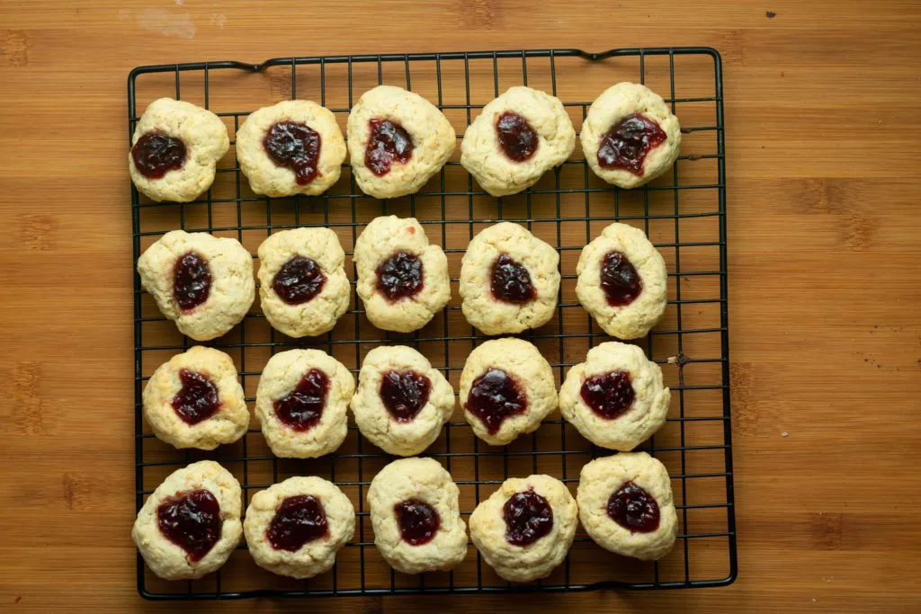 Jammie-dodgers-recipe-Process-7-SunCakeMom