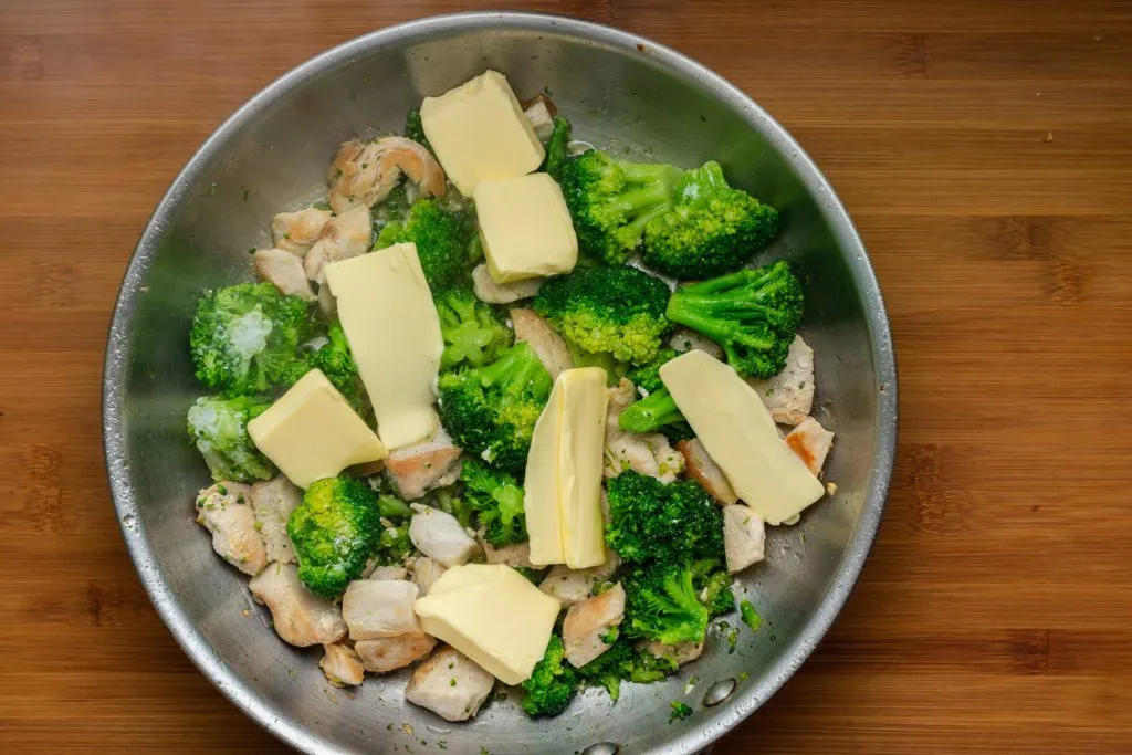 Chicken-broccoli-alfredo-recipe-Process-4-SunCakeMom