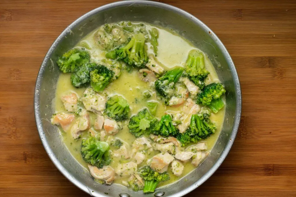 Chicken-broccoli-alfredo-recipe-Process-6-SunCakeMom