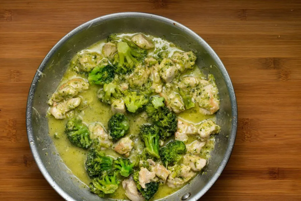 Chicken-broccoli-alfredo-recipe-Process-7-SunCakeMom