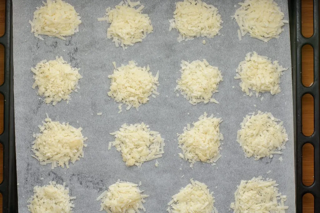 Parmesan chips recipe - SunCakeMom