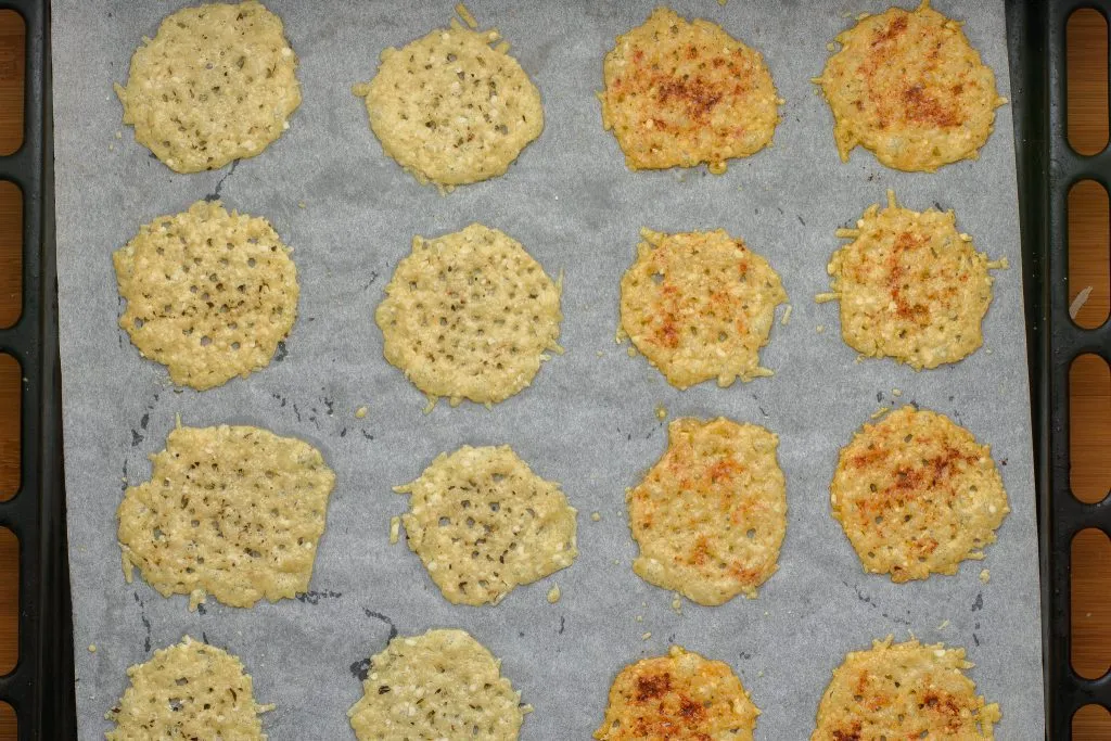 Parmesan chips recipe - SunCakeMom