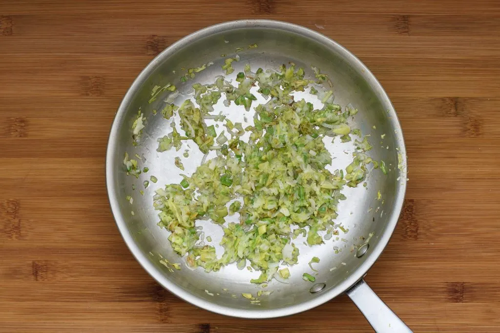 Green-onion-scallion-skillet--gp--1-SunCakeMom-2