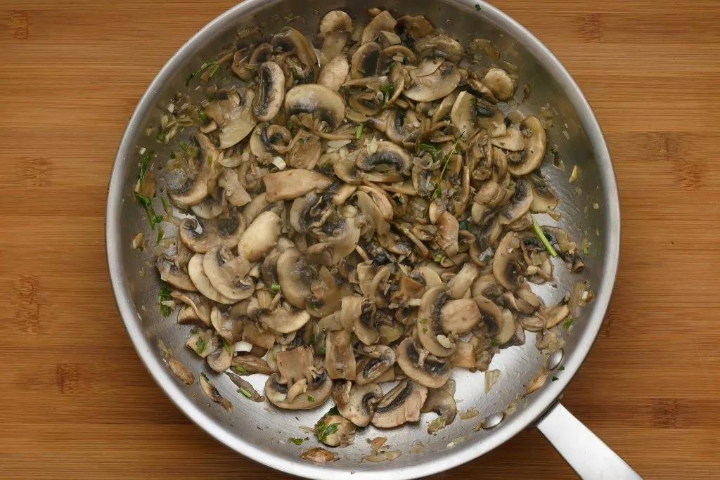 Mushroom sauce recipe - SunCakeMom