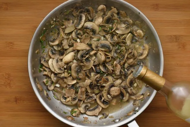 Mushroom sauce recipe - SunCakeMom