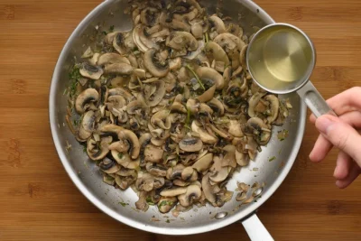 Mushroom sauce recipe - SunCakeMom