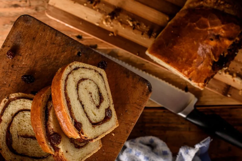 Cinnamon swirl bread - SunCakeMom