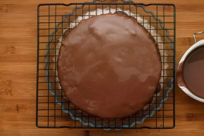 Chocolate mirror glaze recipe - SunCakeMom