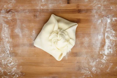 Baked brie puff pastry - SunCakeMom