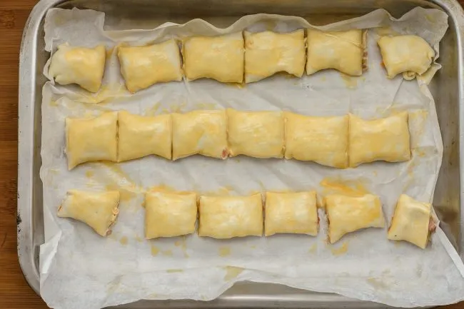 Sausage roll recipe - SunCakeMom