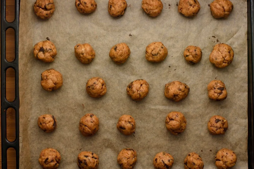 Peanut butter chocolate chip cookies - SunCakeMom