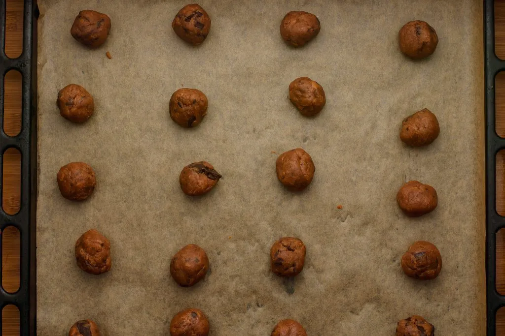 Peanut butter chocolate chip cookies - SunCakeMom