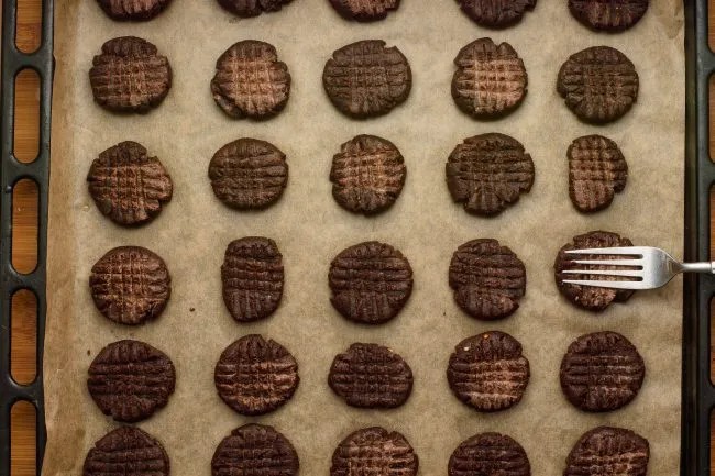 Chocolate peanut butter cookies - SunCakeMom