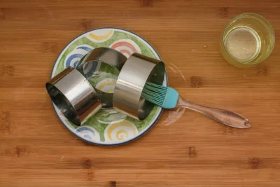Crumpet recipe - SunCakeMom