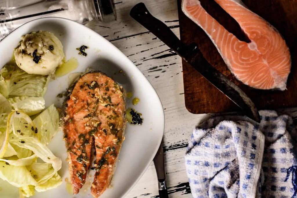 Garlic butter salmon recipe - SunCakeMom