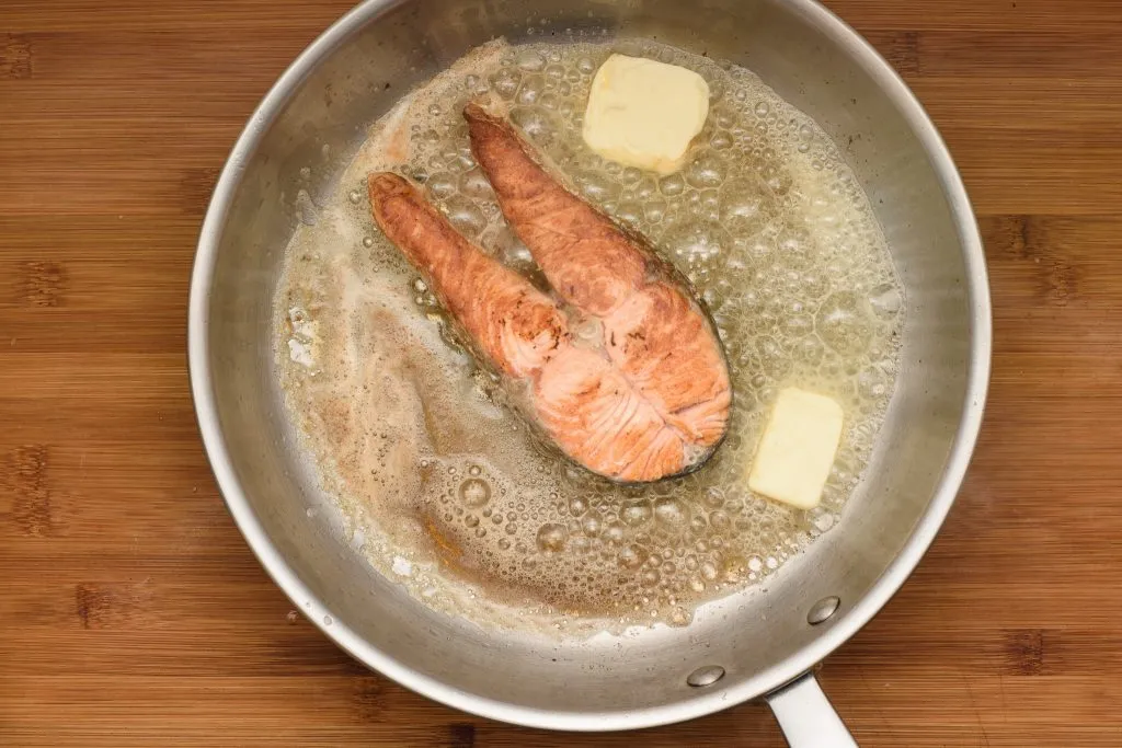 Garlic butter salmon recipe - SunCakeMom