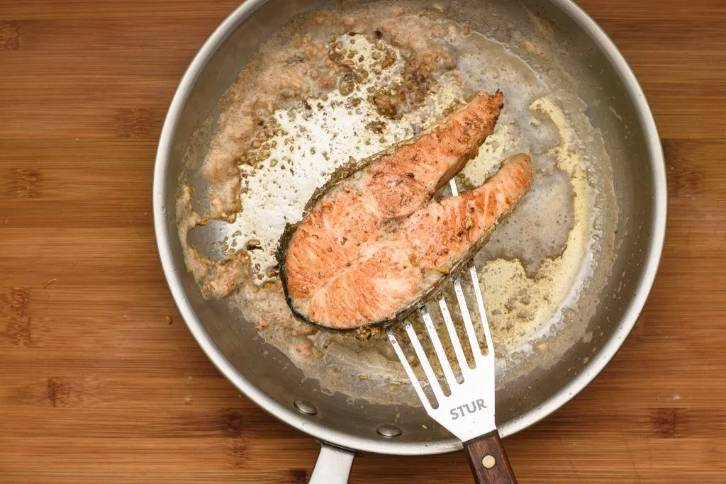 Garlic butter salmon recipe - SunCakeMom