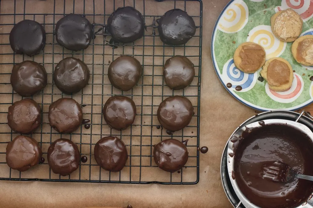 Tagalong cookies - Peanut butter patties Recipe - SunCakeMom