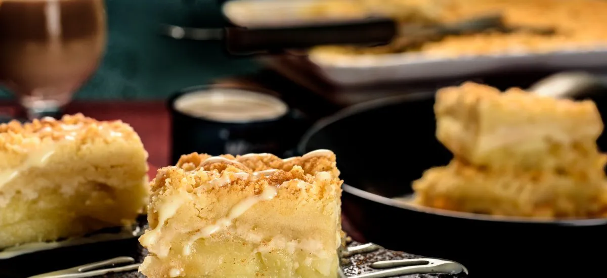 Apple-crumble-apple-crisp-recipe-2-SunCakeMom