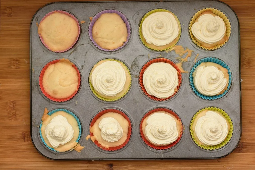 Vanilla cupcake recipe - SunCakeMom