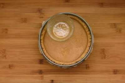 Crackers crust - SunCakeMom