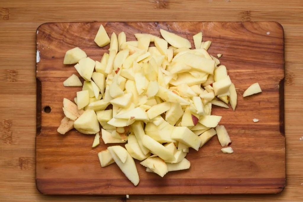 Peel-cut-apple--gp--1-SunCakeMom