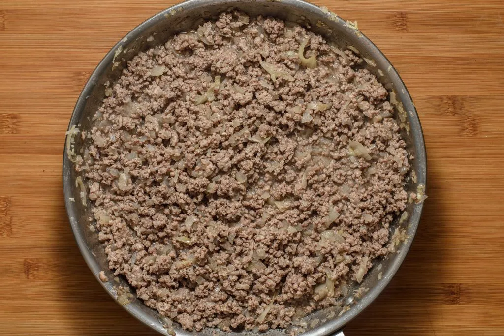 Ground-beef-onion-skillet-brown--gp--1-SunCakeMom