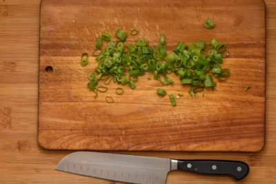 Green-onion-chop-cut-slice--gp--SunCakeMom
