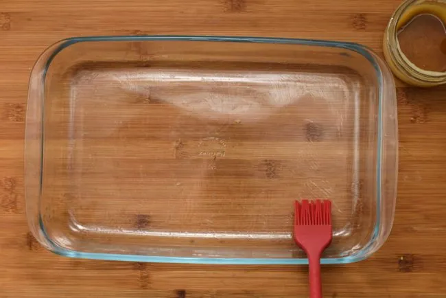 Grease-baking-casserole-dish-rectangle-brush--gp--1-SunCakeMom