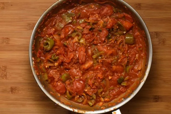 Onion-sliced-glassy-translucent-green-pepper-garlic-spices-herbs-paprika-tomato-sauce-skillet--gp--4-SunCakeMom