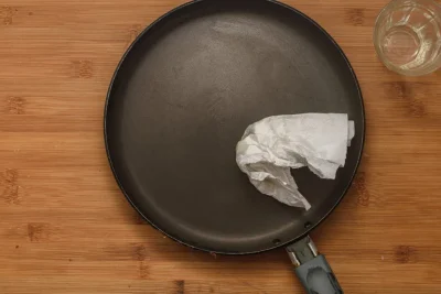 Skillet-crepe-oil-kitchen-towel-wipe--gp--1-SunCakeMom